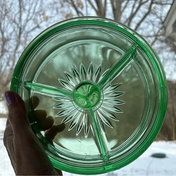 Vintage Green Depression Glass 3 Slot
Candy / Serving Dish with Lid - Picture 2 of 10